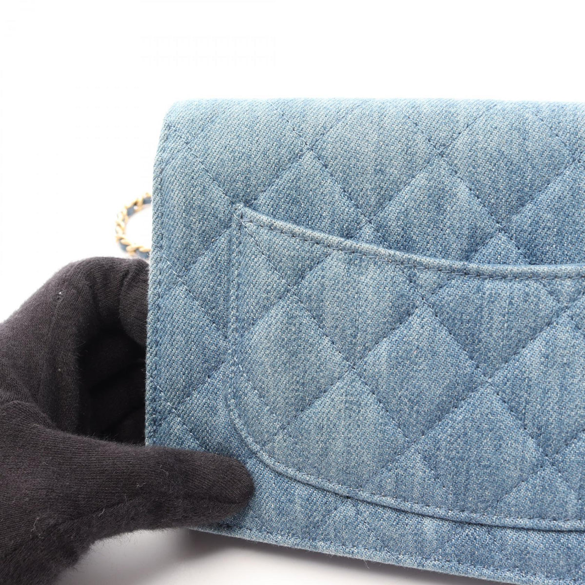 CHANEL Matelasse Denim Shoulder Bag Blue
