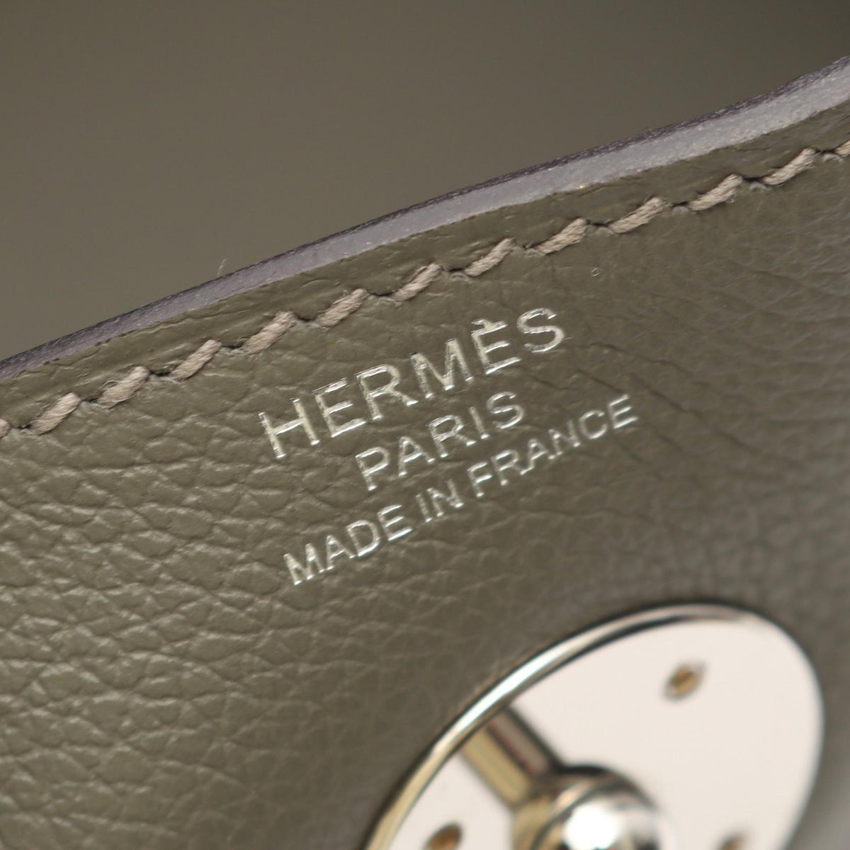 HERMES Lindy 26 Gris Meyer Shoulder Bag