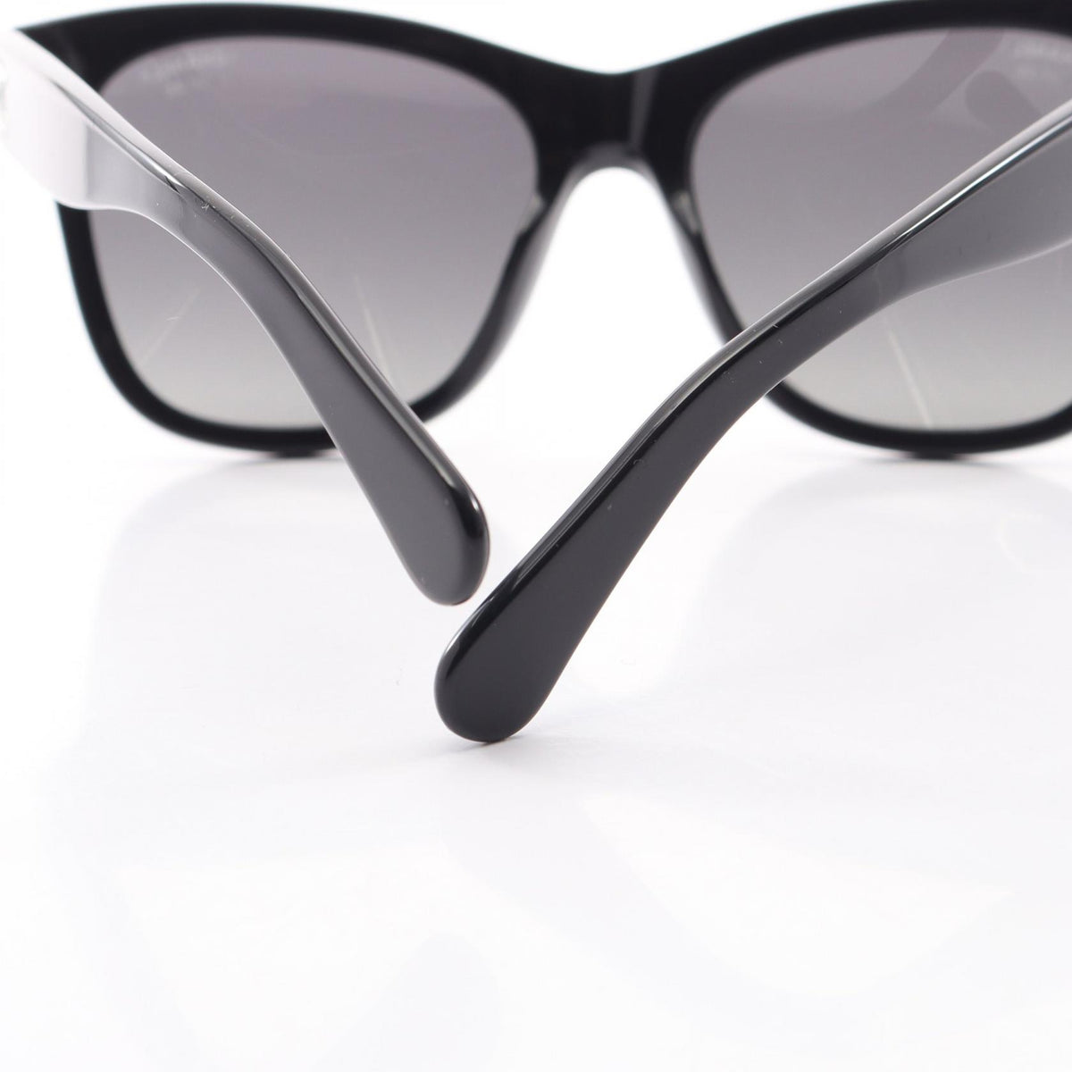 CHANEL Coco Mark Gradient Sunglasses Black