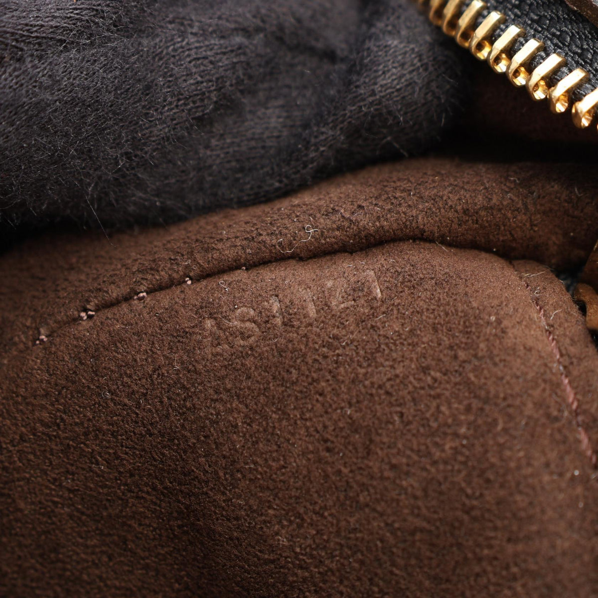 LOUIS VUITTON Mahina L Leather Bag Black