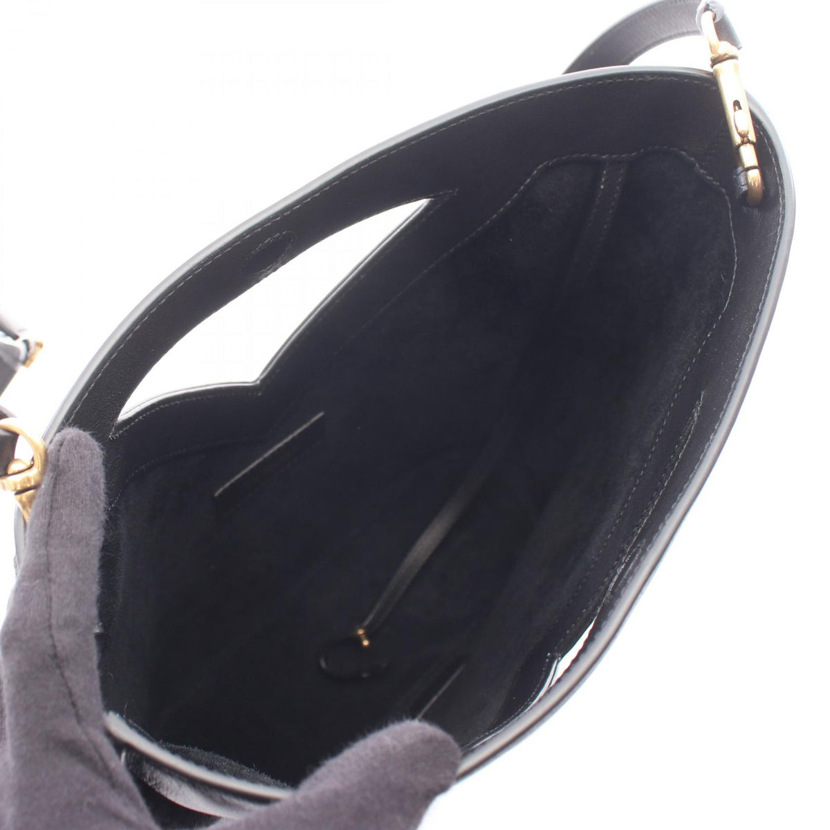 SAINT LAURENT PARIS Y Bucket Handbag Black