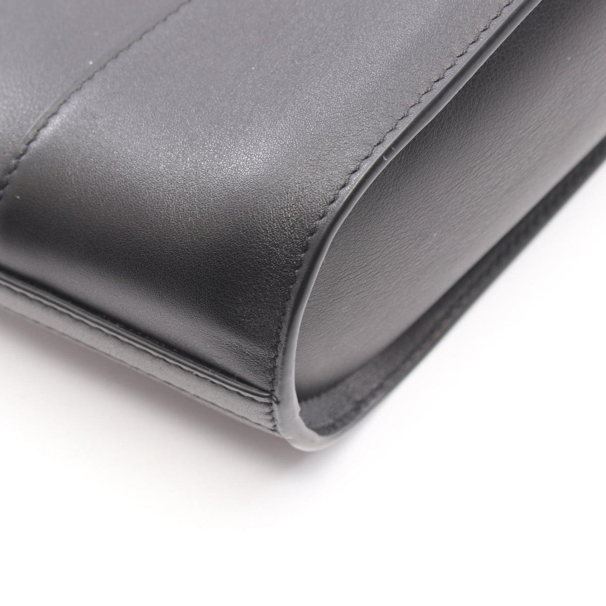 SAINT LAURENT PARIS Y Bucket Handbag Black