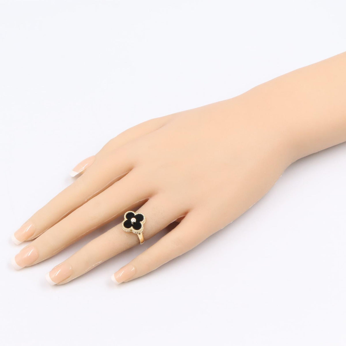 Van Cleef & Arpels Vintage Alhambra Onyx Gold Ring Size JP 7