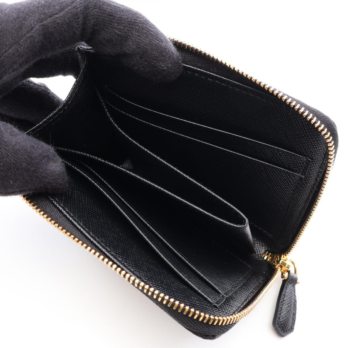 PRADA SAFFIANO TRIANG L-Zip Wallet Black