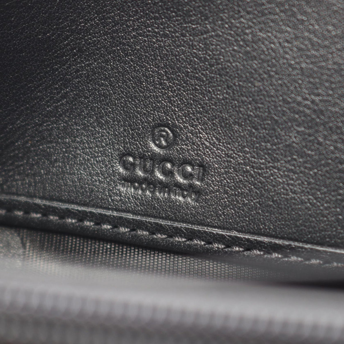 GUCCI Basket Leather Zip Wallet Black