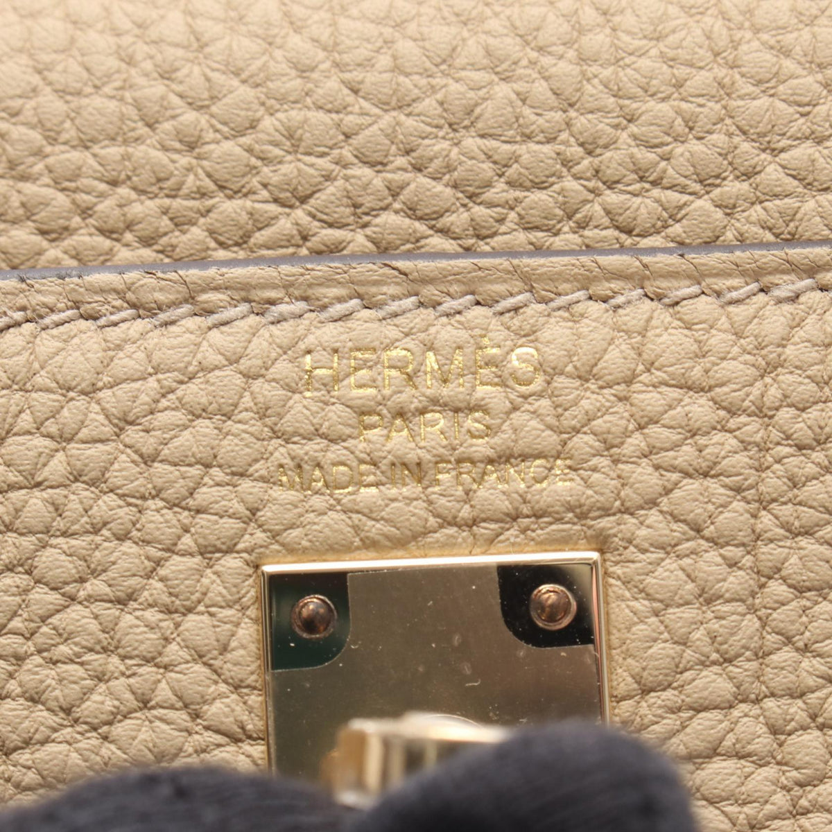HERMES Kelly 25 Poussiere Togo Bag