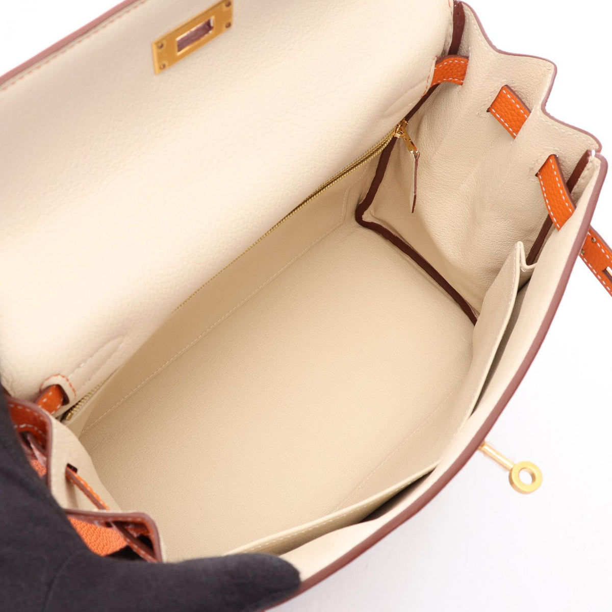 HERMES Kelly 28 Craie Togo Handle Bag