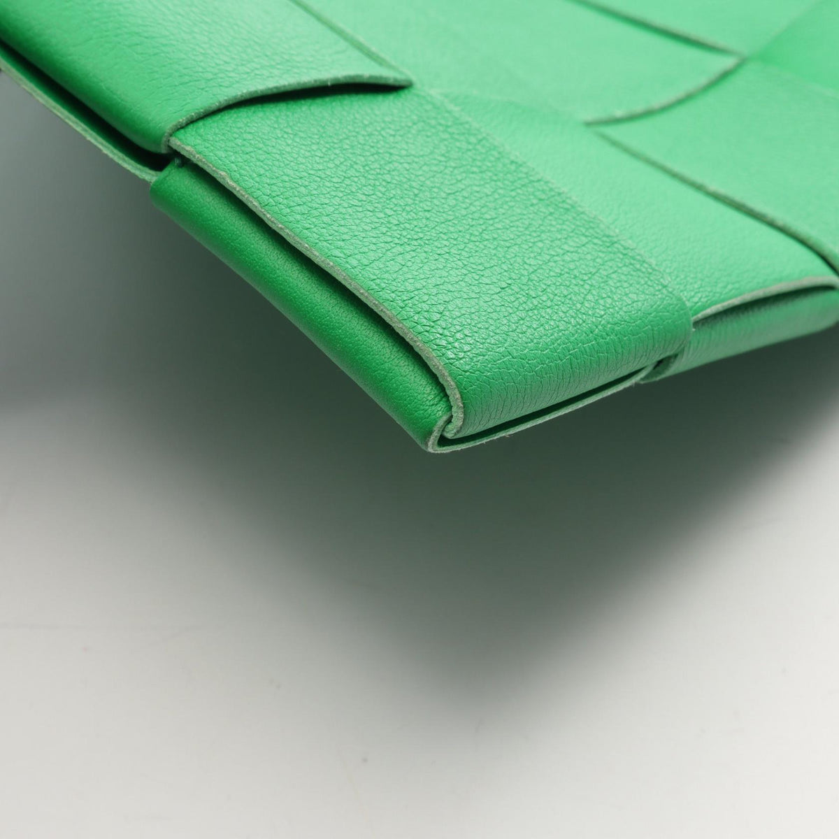 BOTTEGA VENETA Maxi Clutch Green
