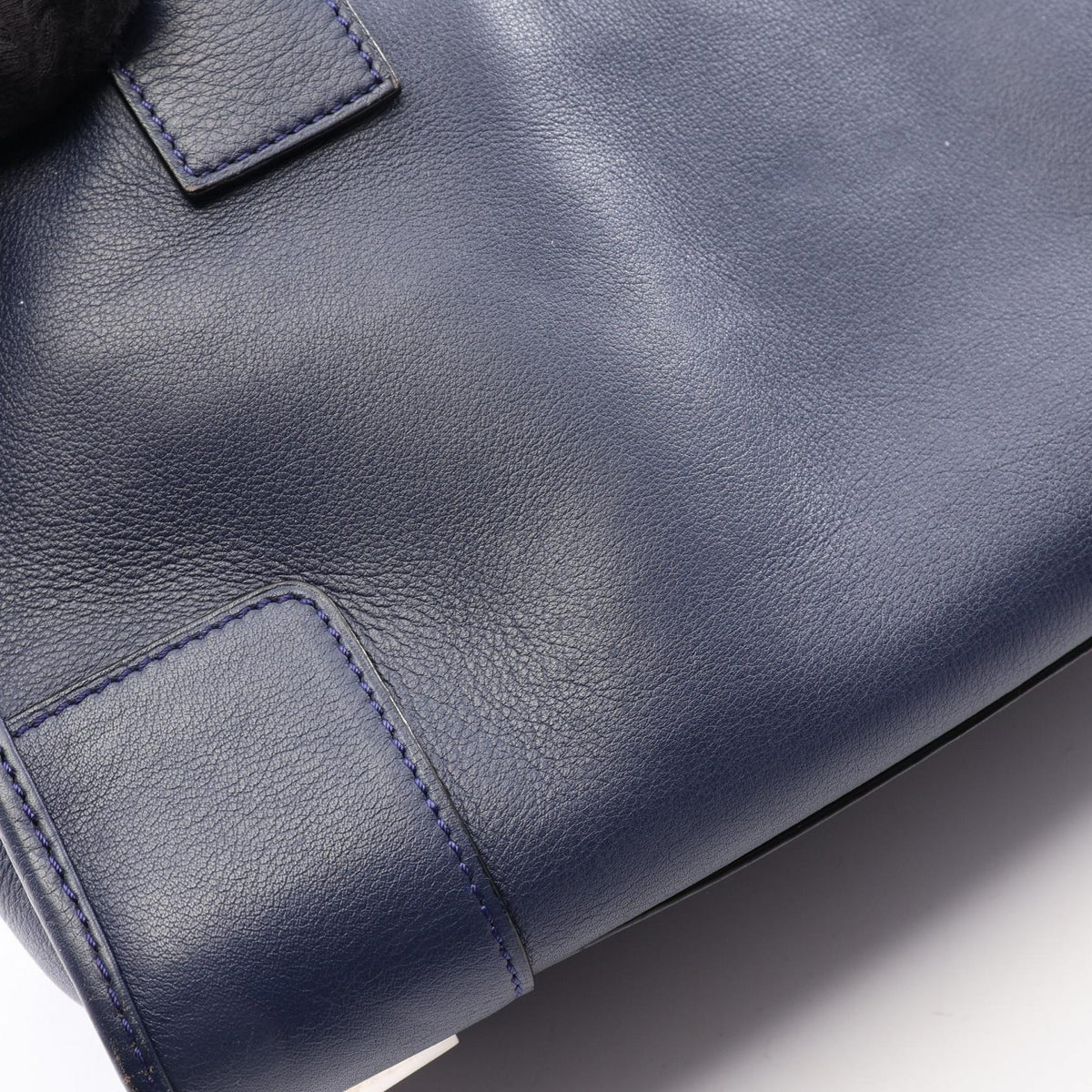 LOEWE Amazona 28 Leather Handle Bag
