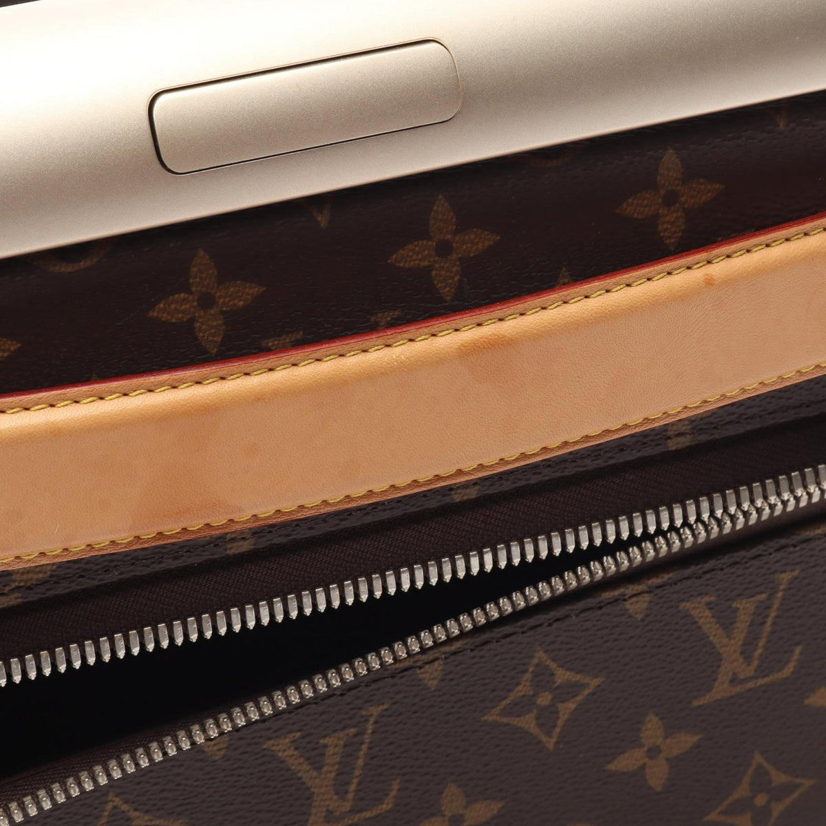 LOUIS VUITTON Monogram Horizon Travel Bag