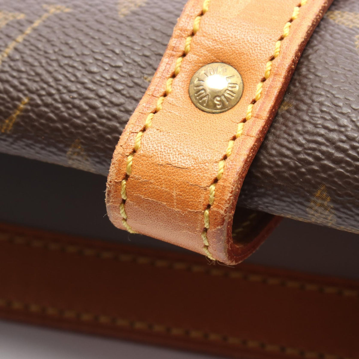 LOUIS VUITTON Saumur 30 Shoulder Bag