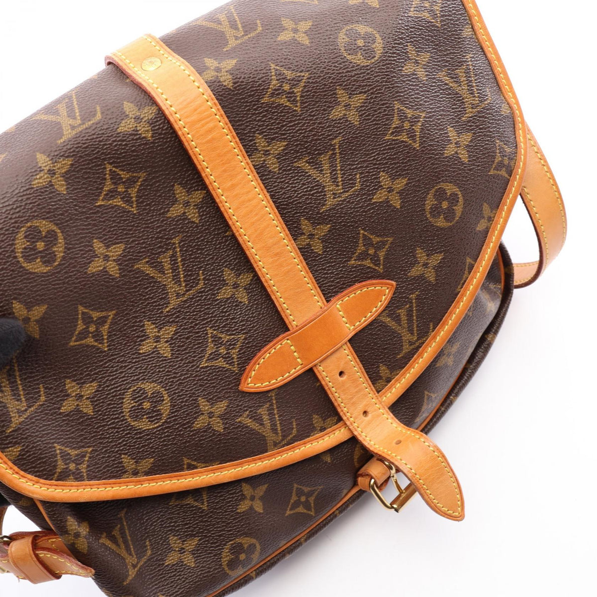 LOUIS VUITTON Saumur 30 Shoulder Bag