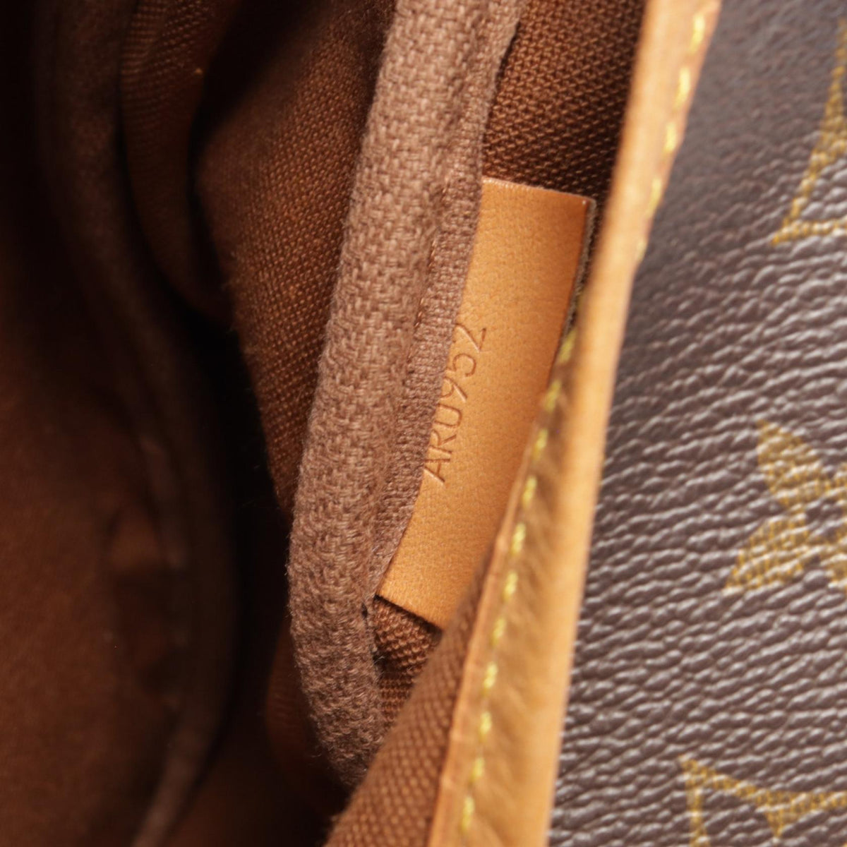 LOUIS VUITTON Saumur 35 Shoulder Bag