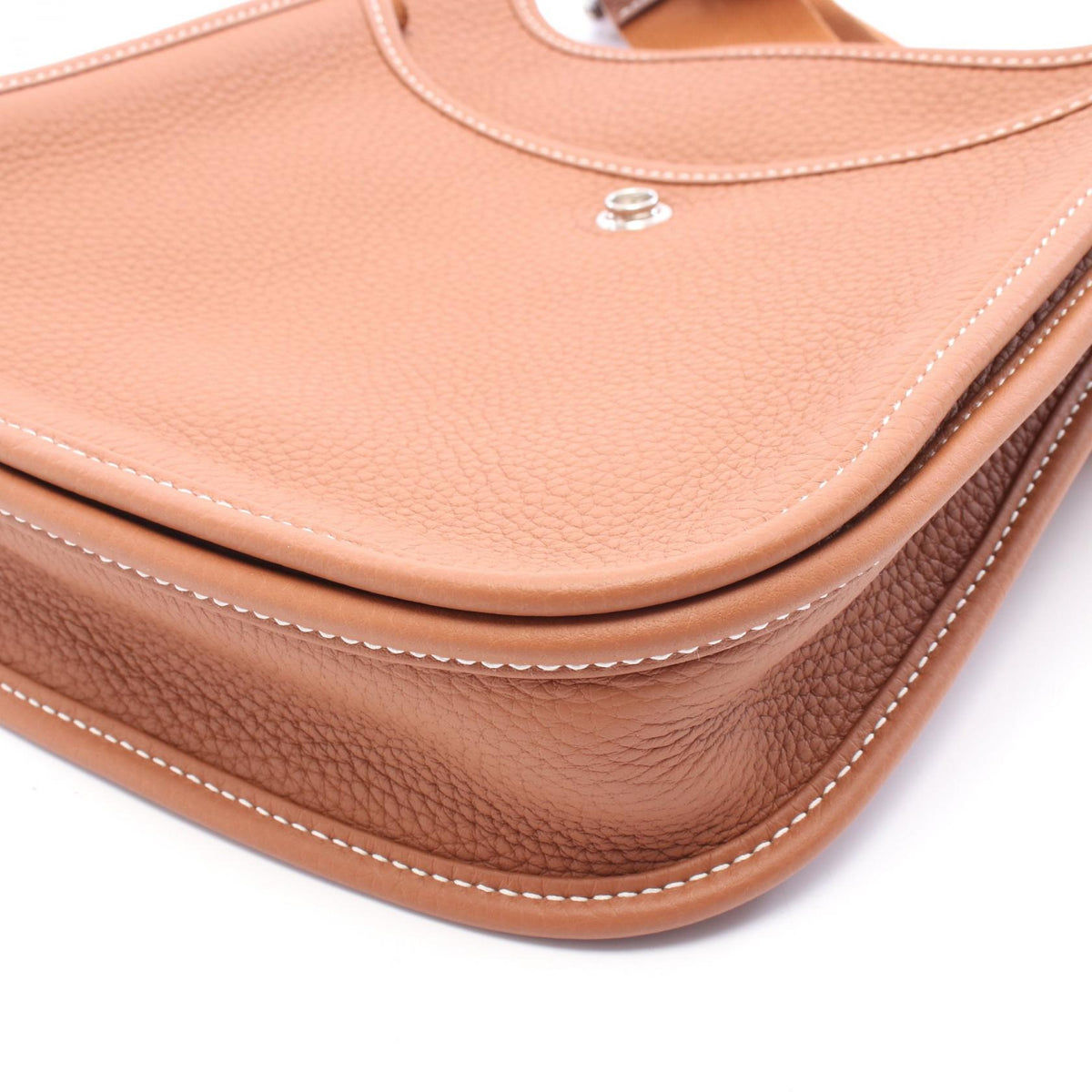 HERMES Evelyne 23 Gold Shoulder Bag