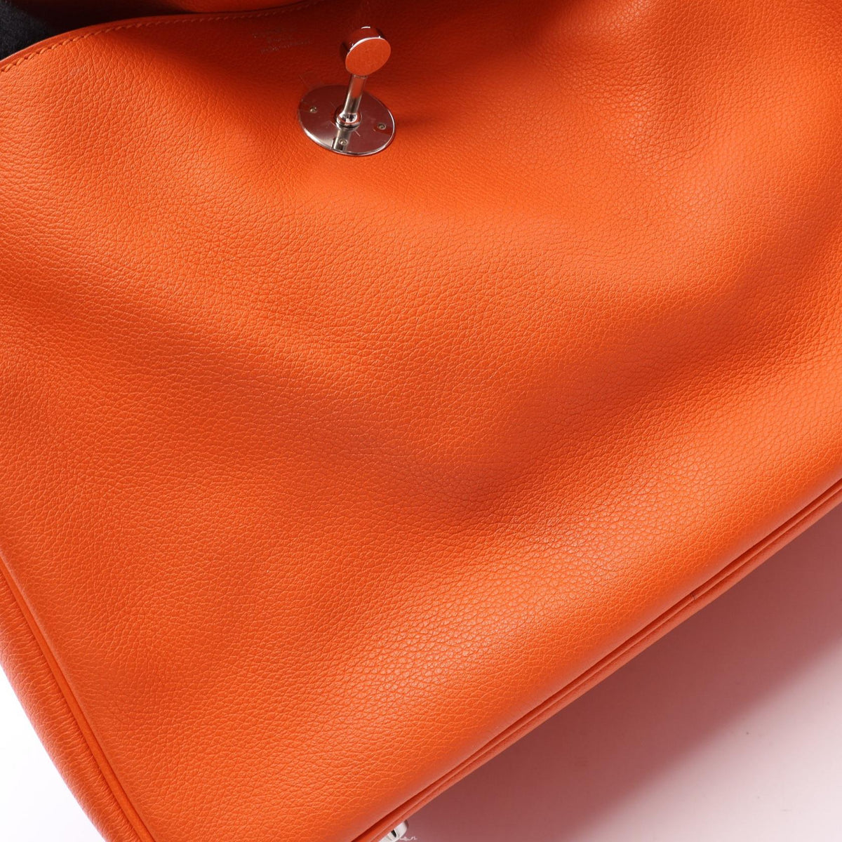 HERMES Lindy 30 Evercolor Bag Orange