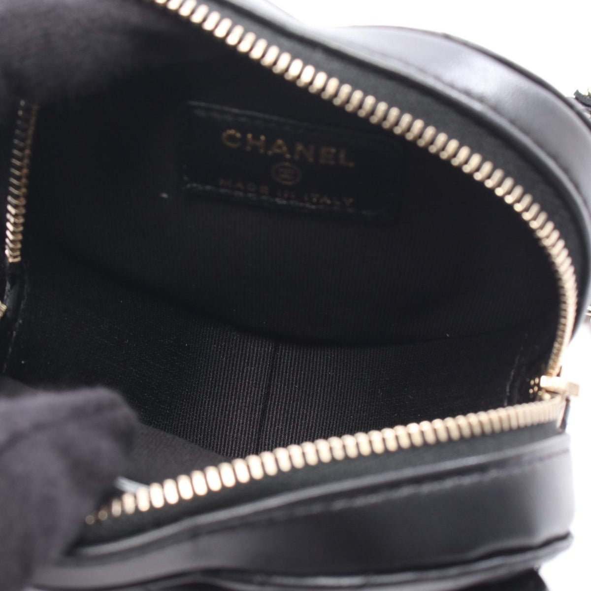 CHANEL Heart Chain Matelassé Shoulder Bag