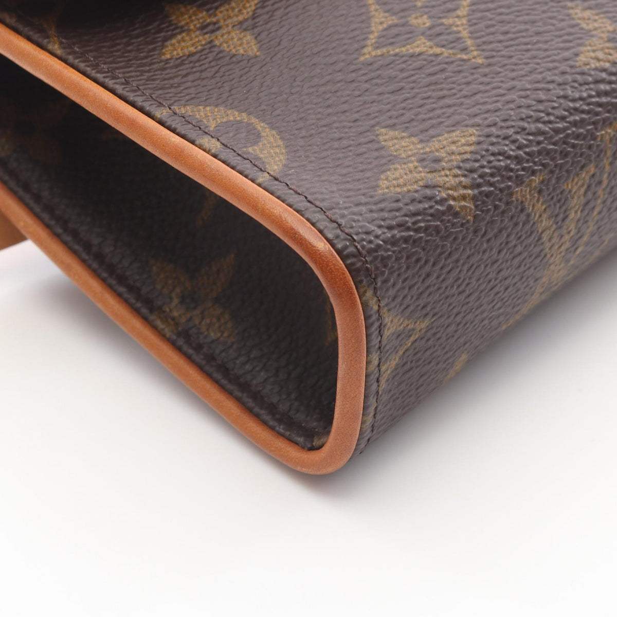 LOUIS VUITTON Pochette Bag Brown