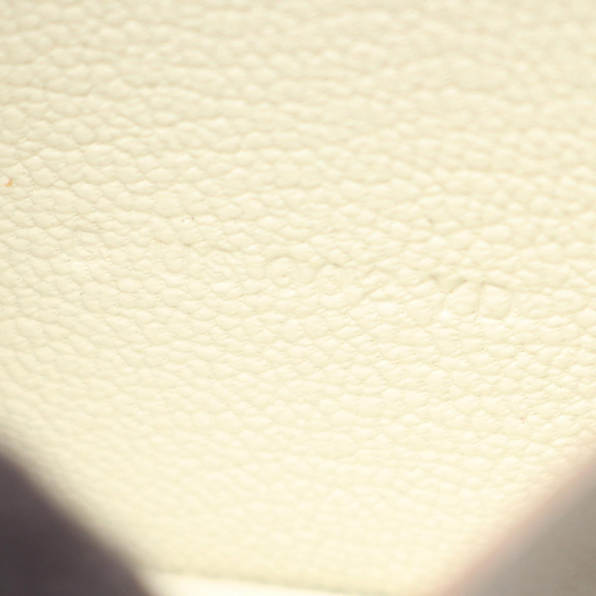HERMES Bearn Chevre Leather Case White