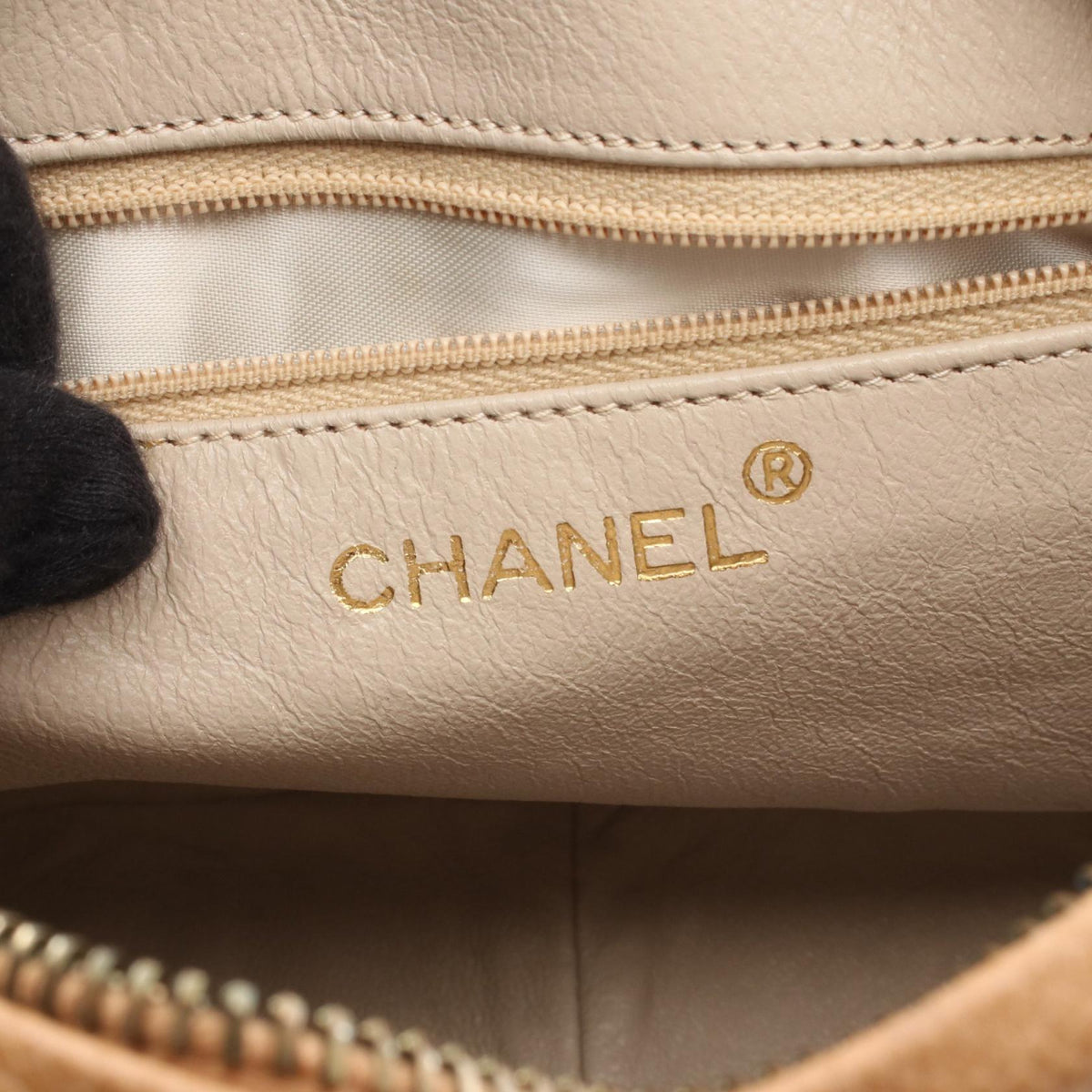 CHANEL Matelasse Caviar Skin Bag Beige