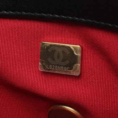 CHANEL 19 Matelasse Leather Shoulder Bag