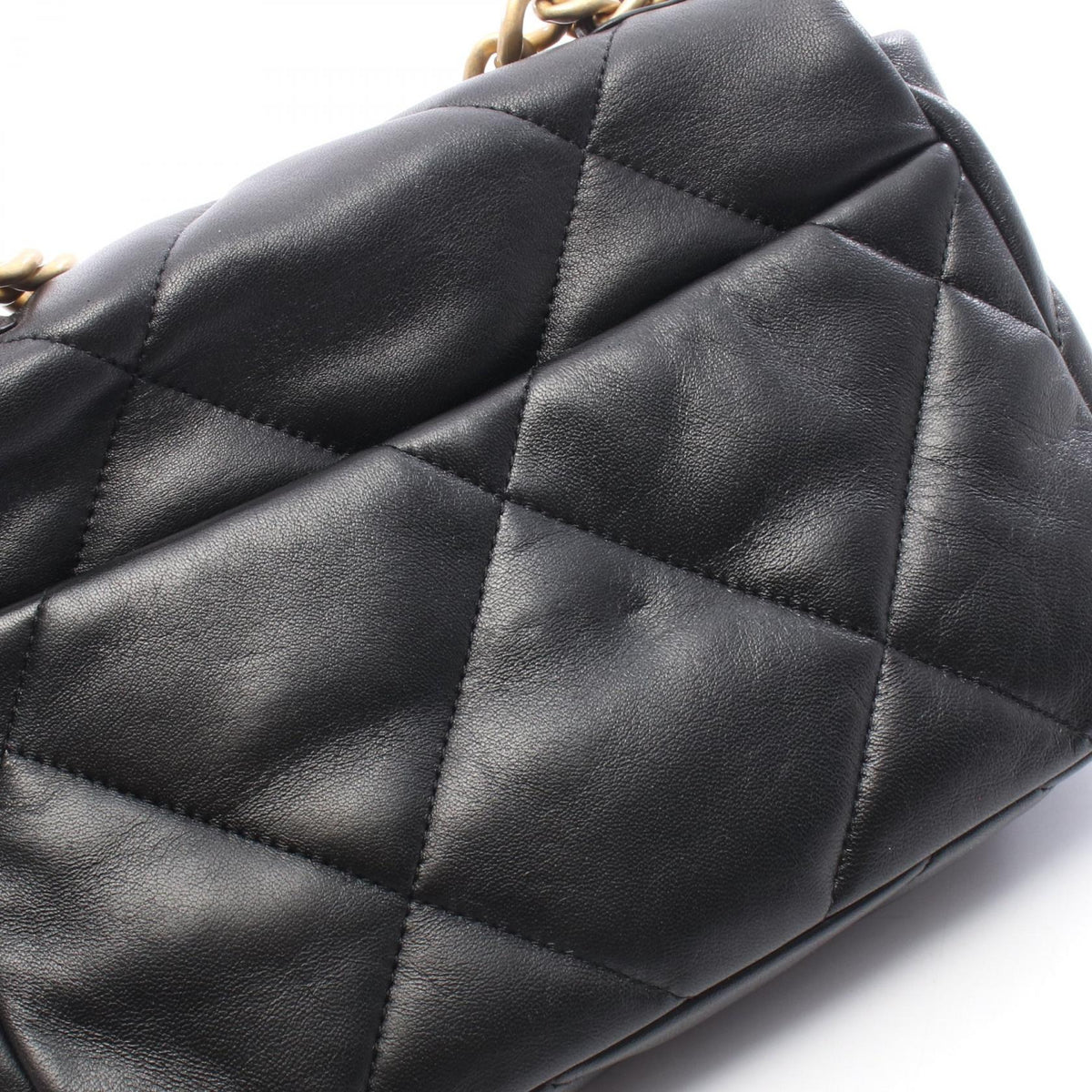 CHANEL 19 Matelasse Leather Shoulder Bag