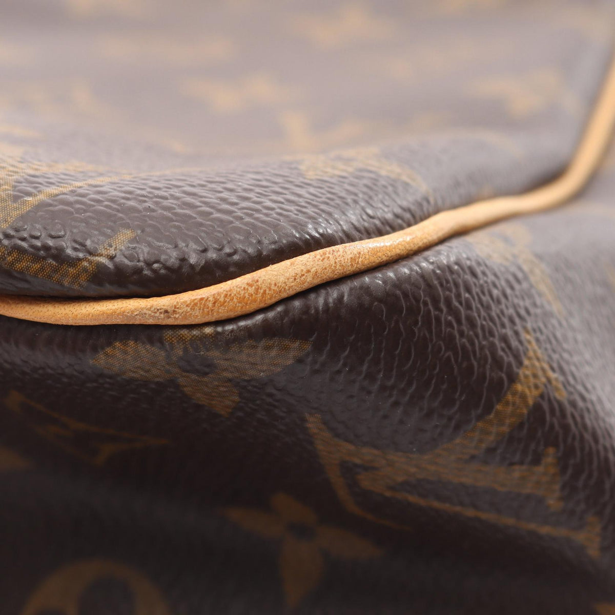 LOUIS VUITTON Batignolles Shoulder Bag