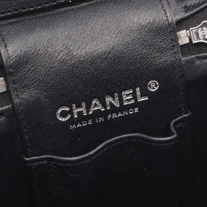 CHANEL Quilted Caviar Skin Shoulder Bag