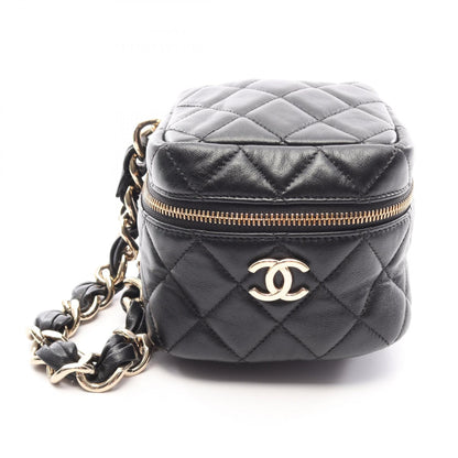 CHANEL Matelasse Chain Lambskin Clutch Bag
