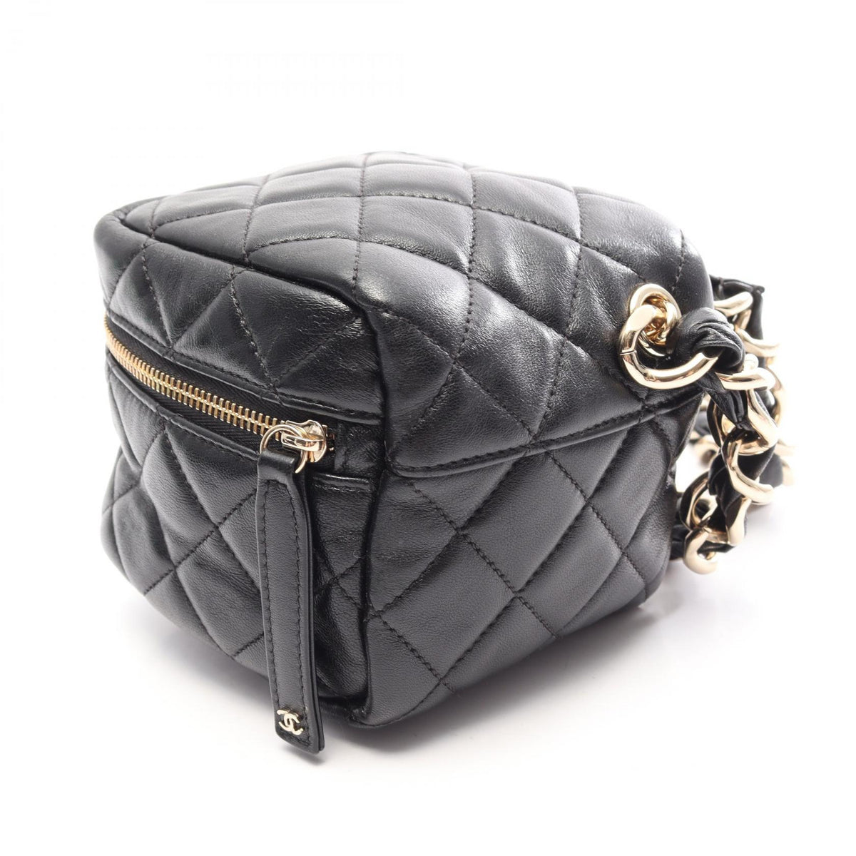 CHANEL Matelasse Chain Lambskin Clutch Bag
