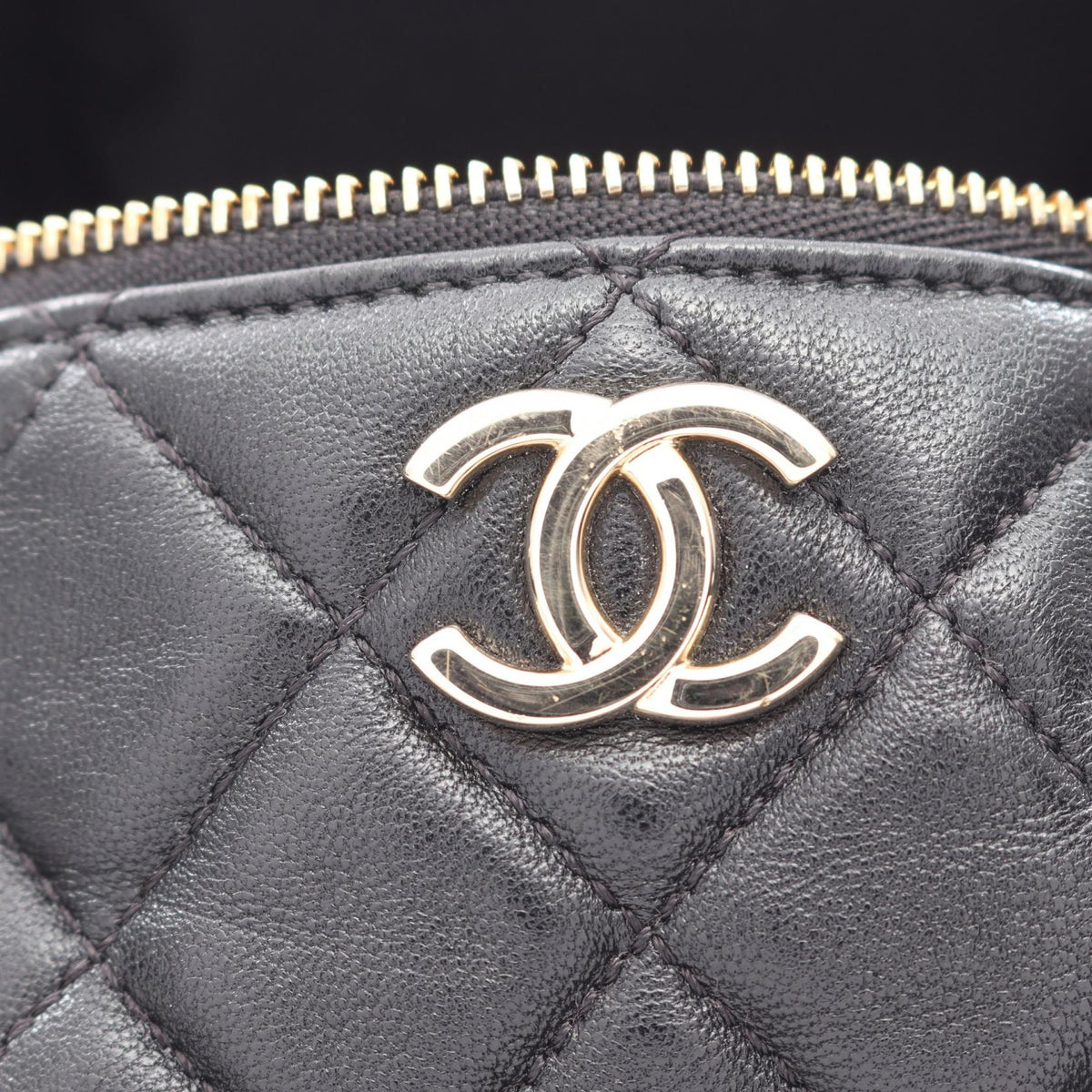 CHANEL Matelasse Chain Lambskin Clutch Bag