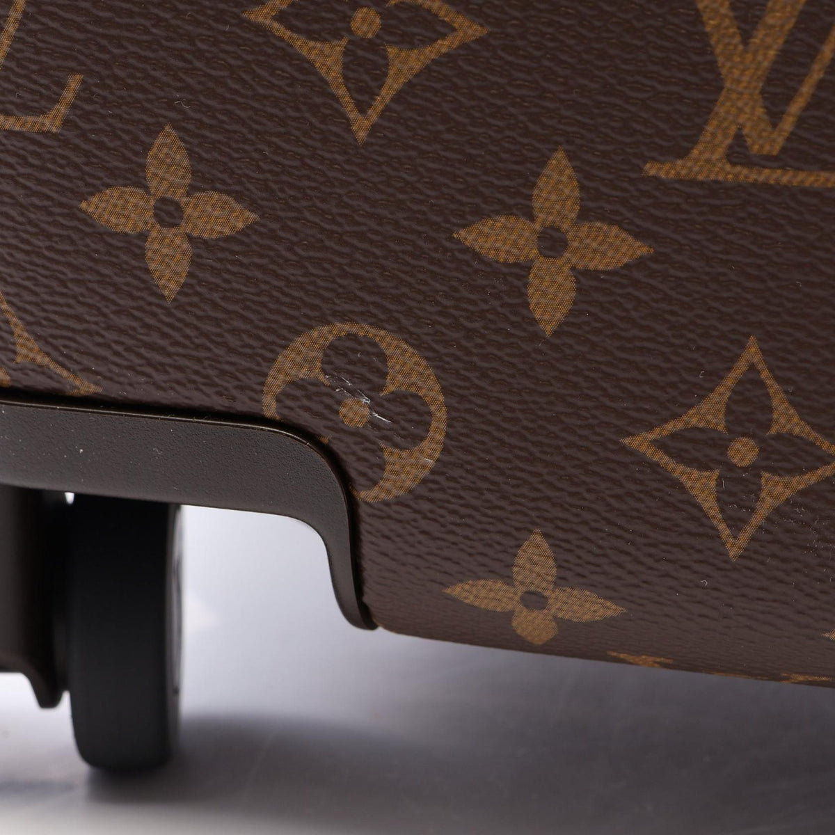 LOUIS VUITTON Horizon 55 Bag Brown