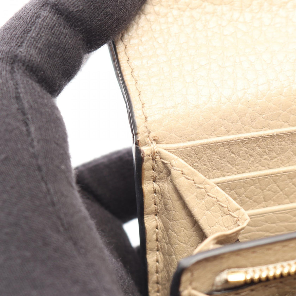 GUCCI GG Marmont Bi-Fold Beige Leather Wallet