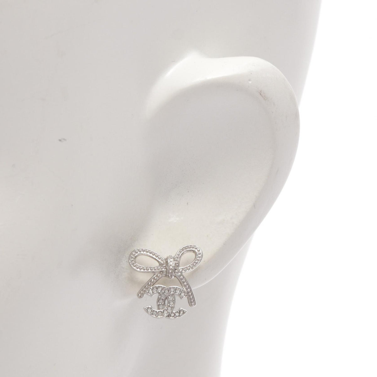 CHANEL CC Mark Ribbon Metal Silver Tone Earrings