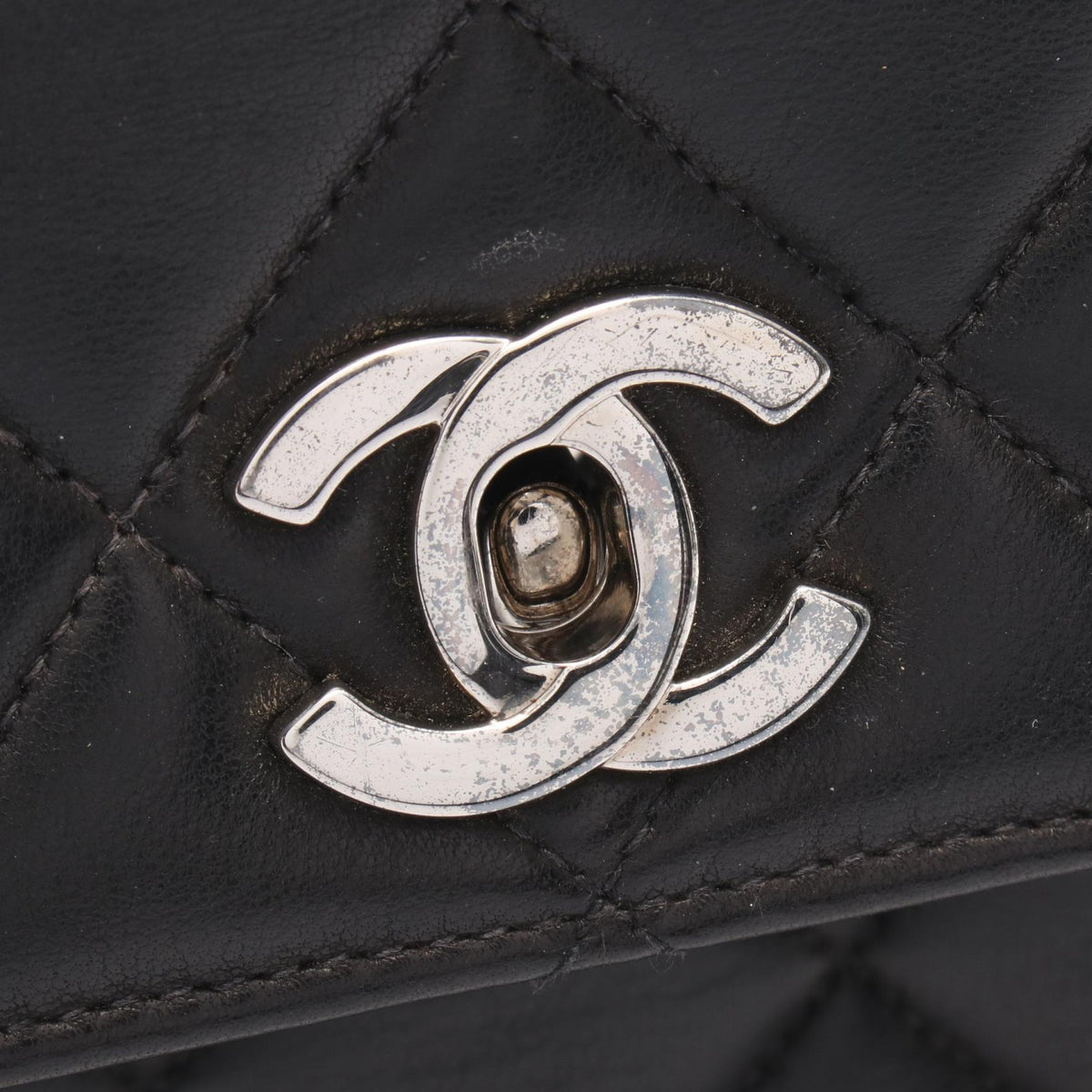 CHANEL Matelasse Lambskin Shoulder Bag Black