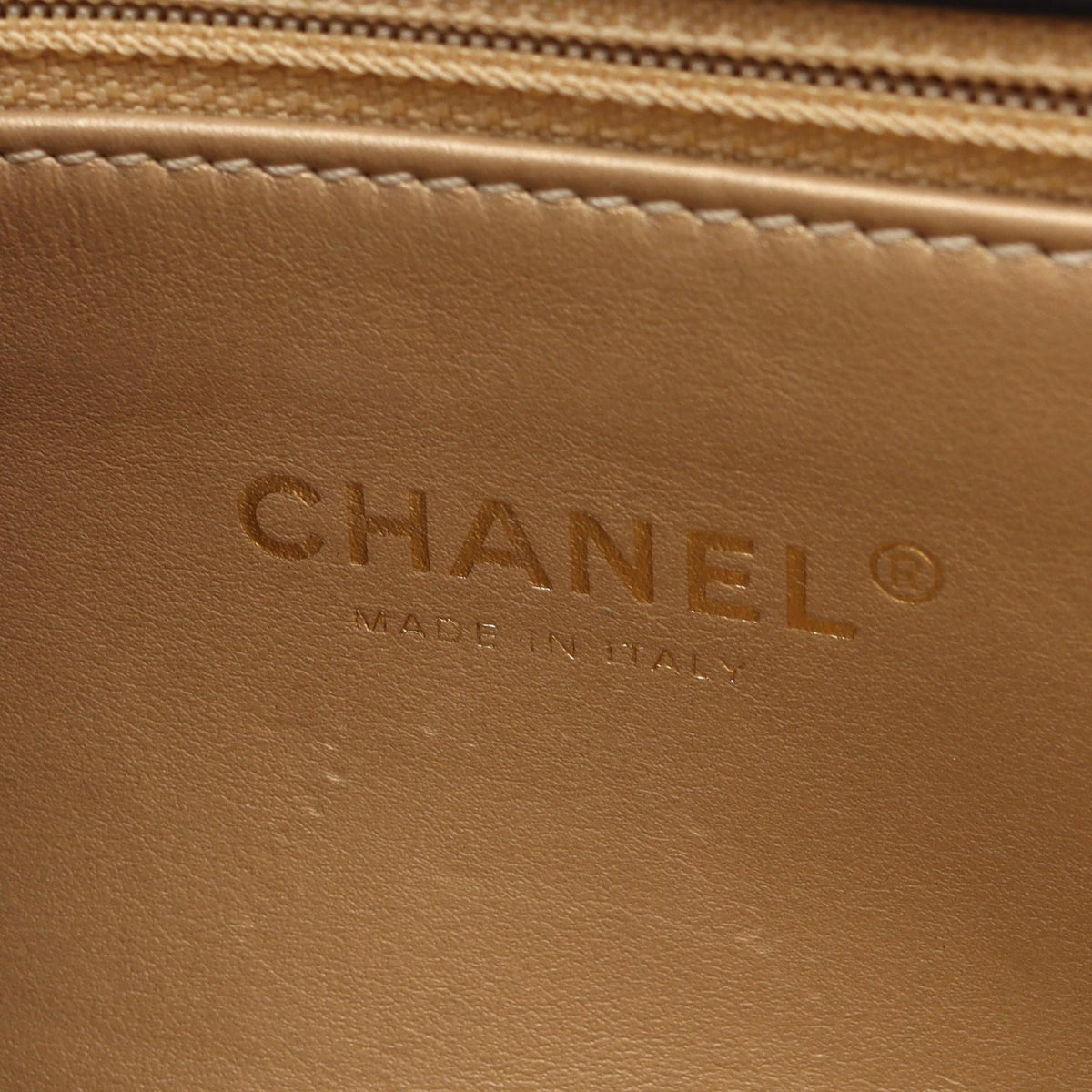 CHANEL Matelasse Lambskin Shoulder Bag Black