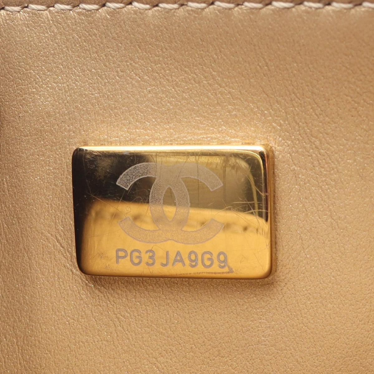 CHANEL Matelasse Lambskin Shoulder Bag Black