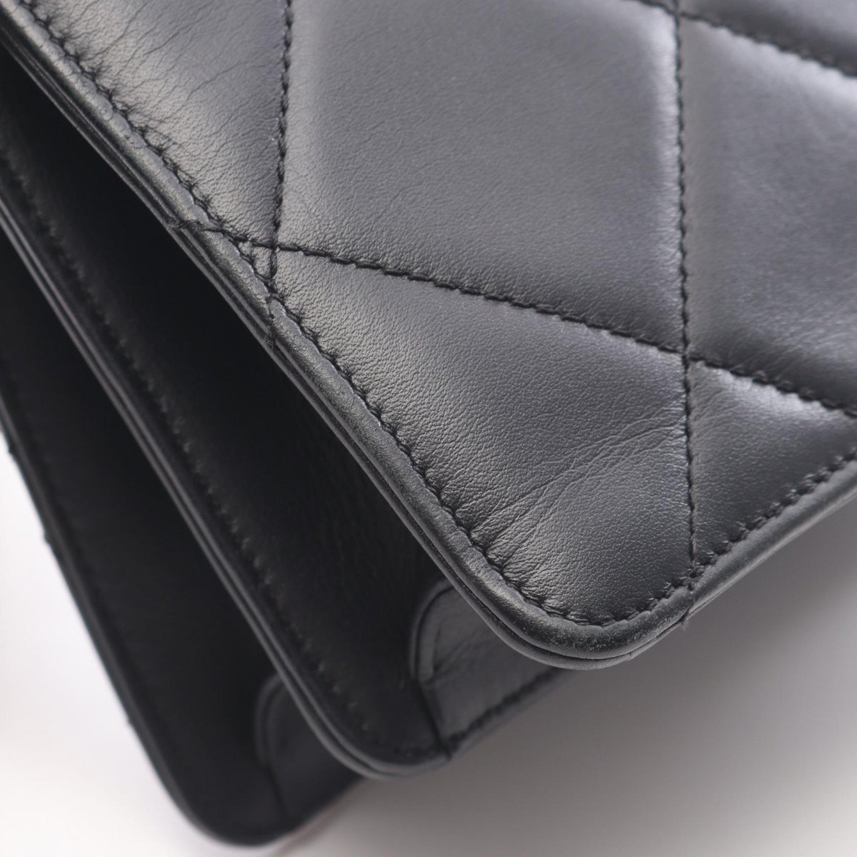 CHANEL Matelasse Lambskin Shoulder Bag Black