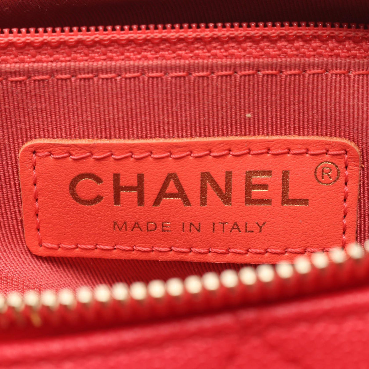 CHANEL Matelasse Caviar Skin Bag Red
