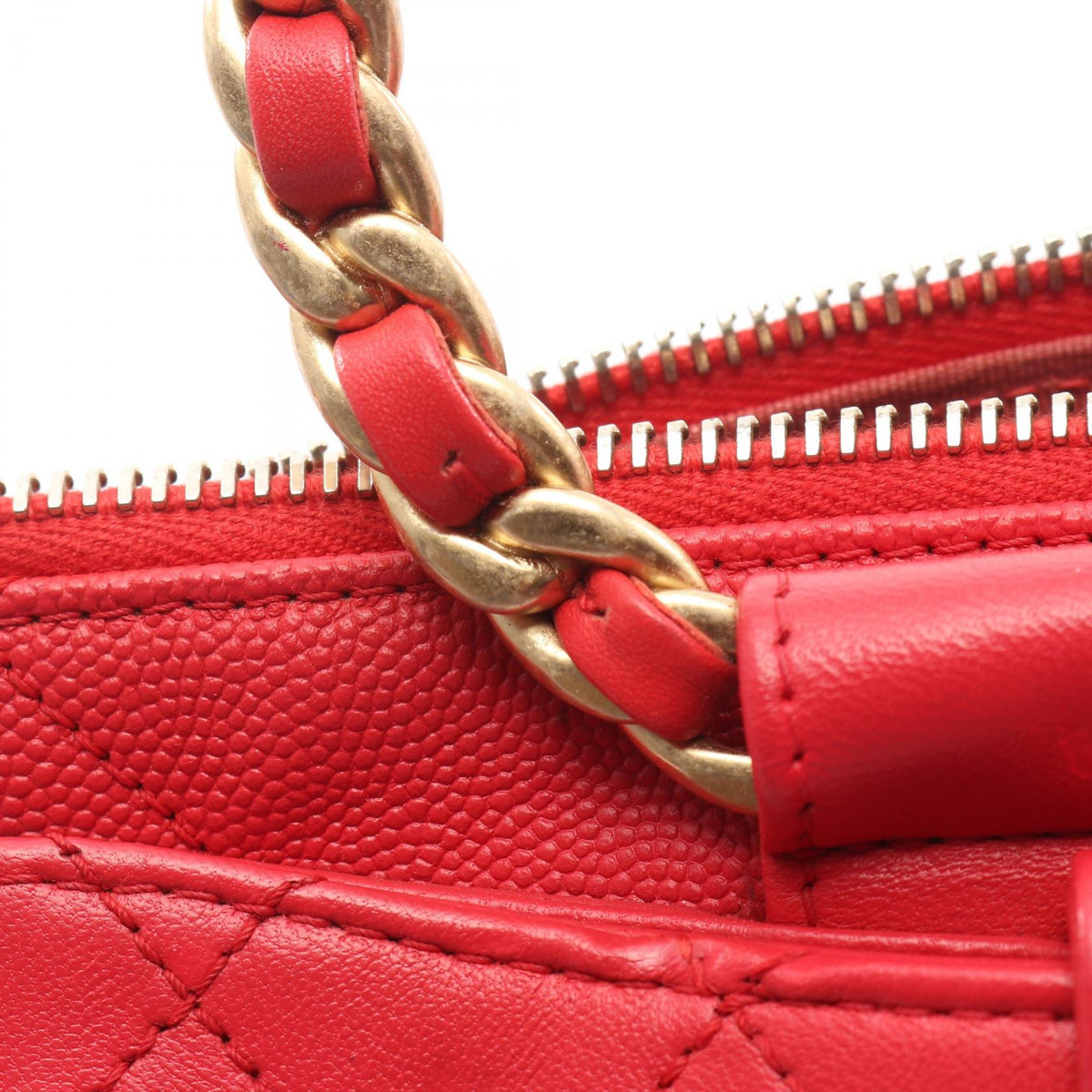 CHANEL Matelasse Caviar Skin Bag Red