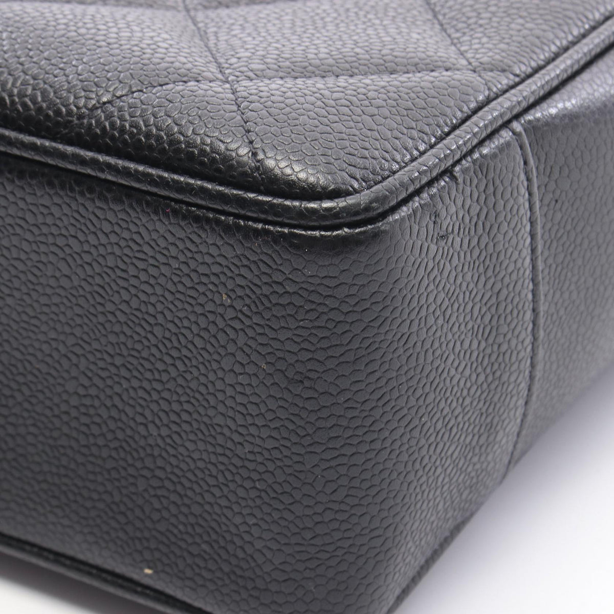 CHANEL Matelasse Caviar Skin Bag Black