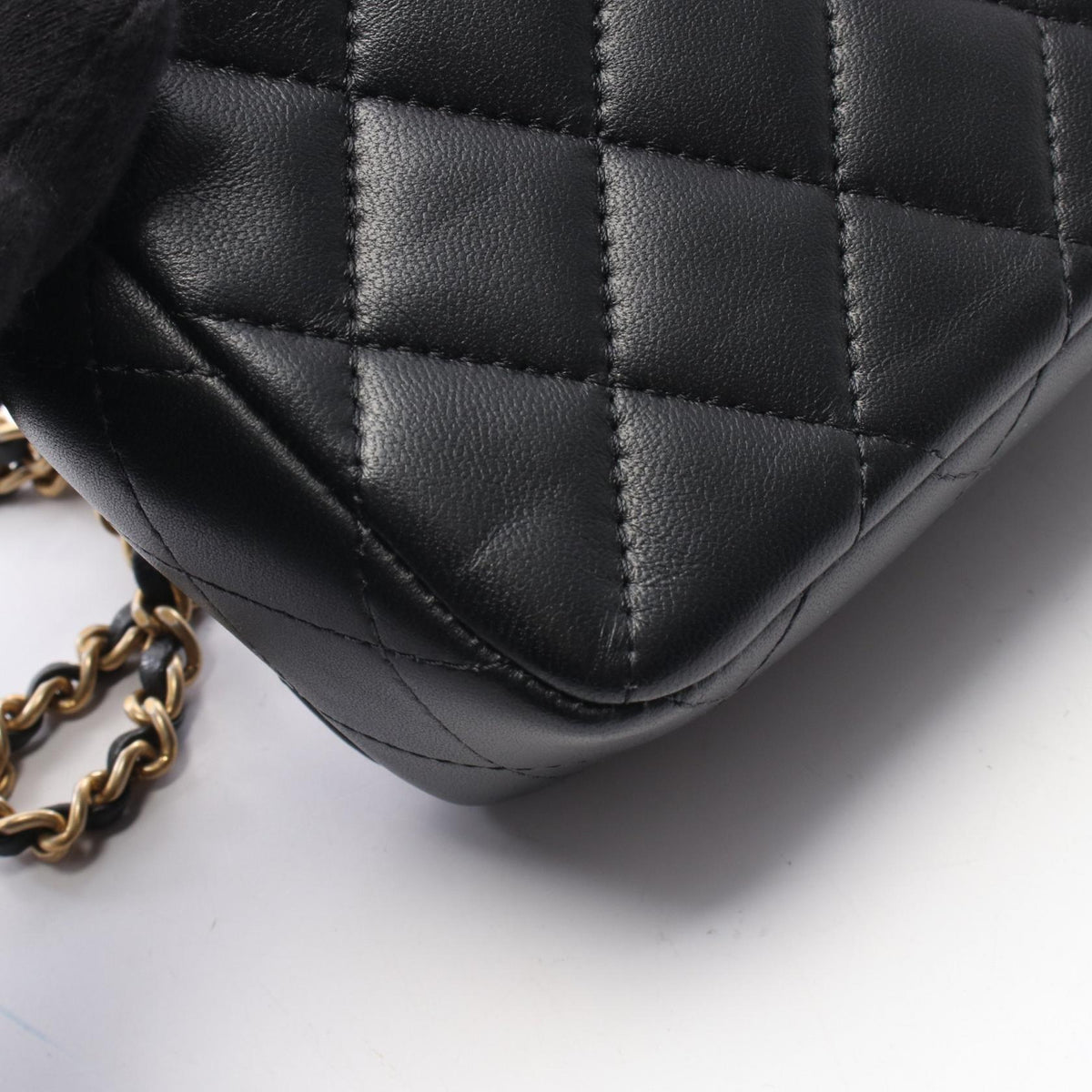 CHANEL Matelasse Lambskin Shoulder Bag