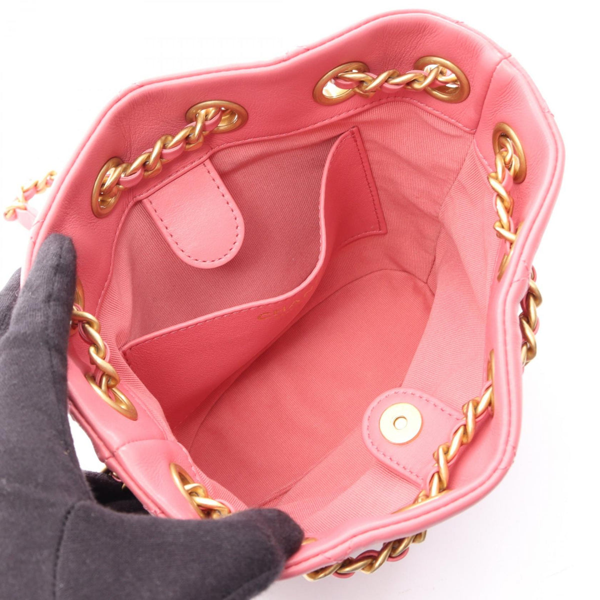 CHANEL Matelassé Lambskin Bag Pink