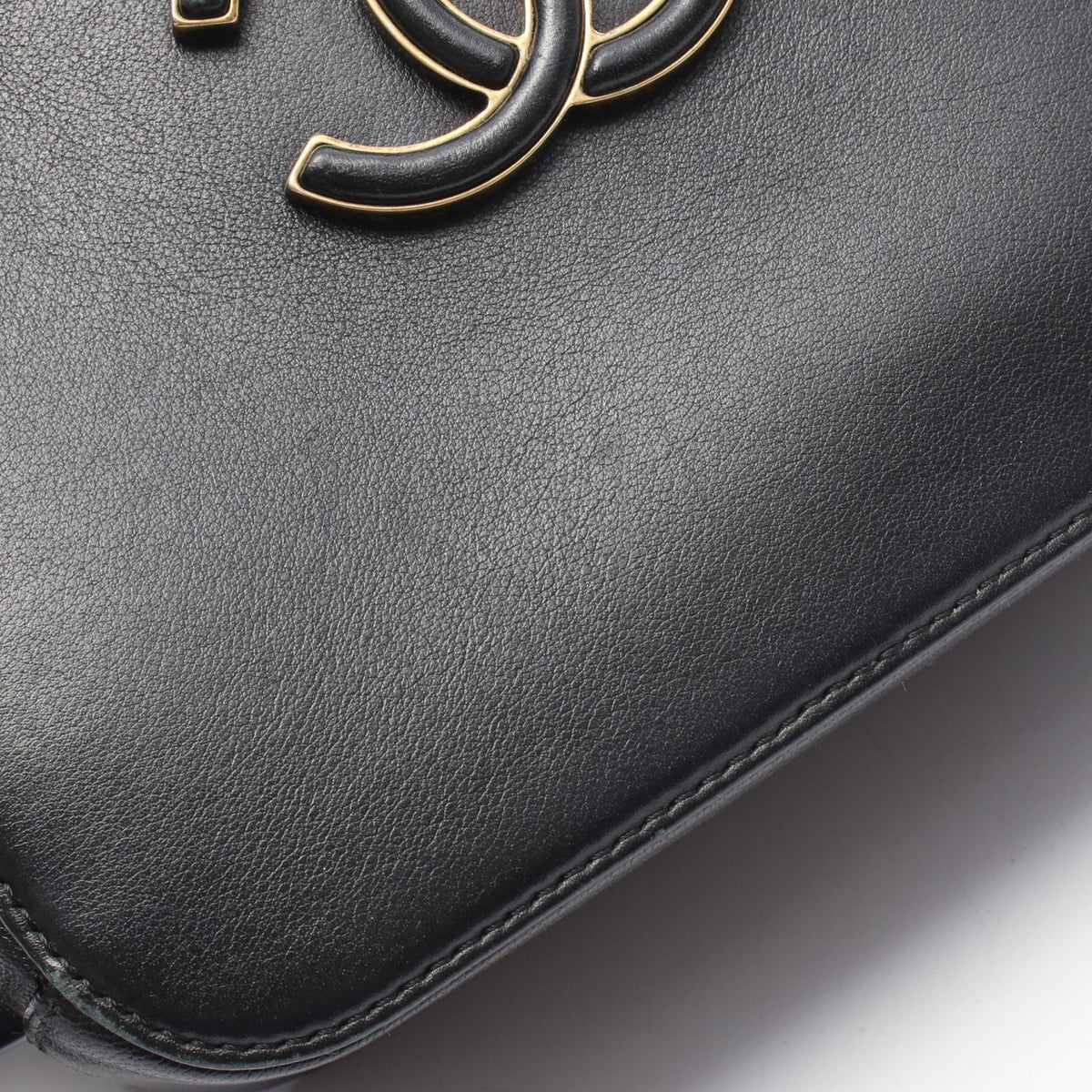 CHANEL Matelasse Leather Top Shoulder Bag