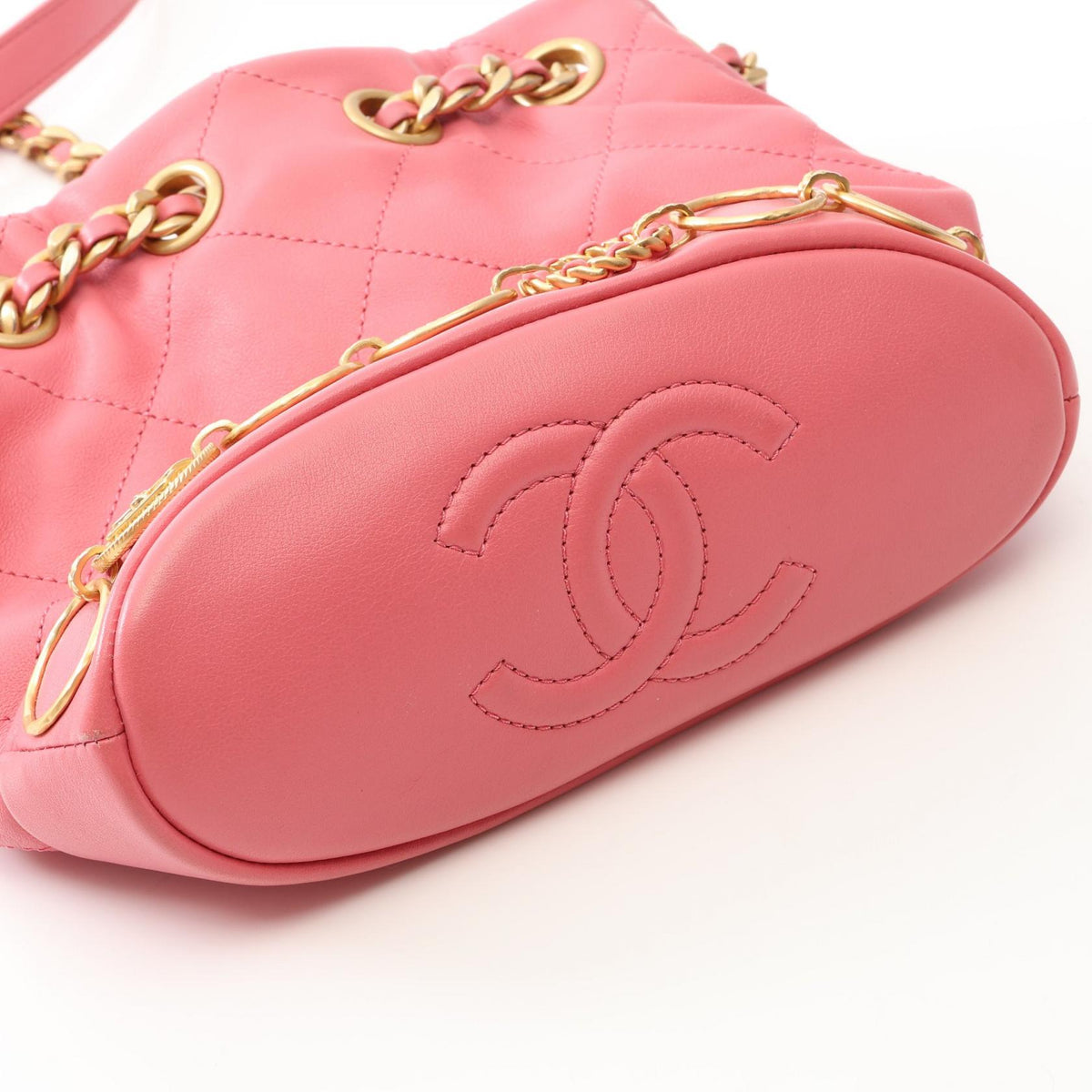 CHANEL Matelasse Lambskin Bag Pink