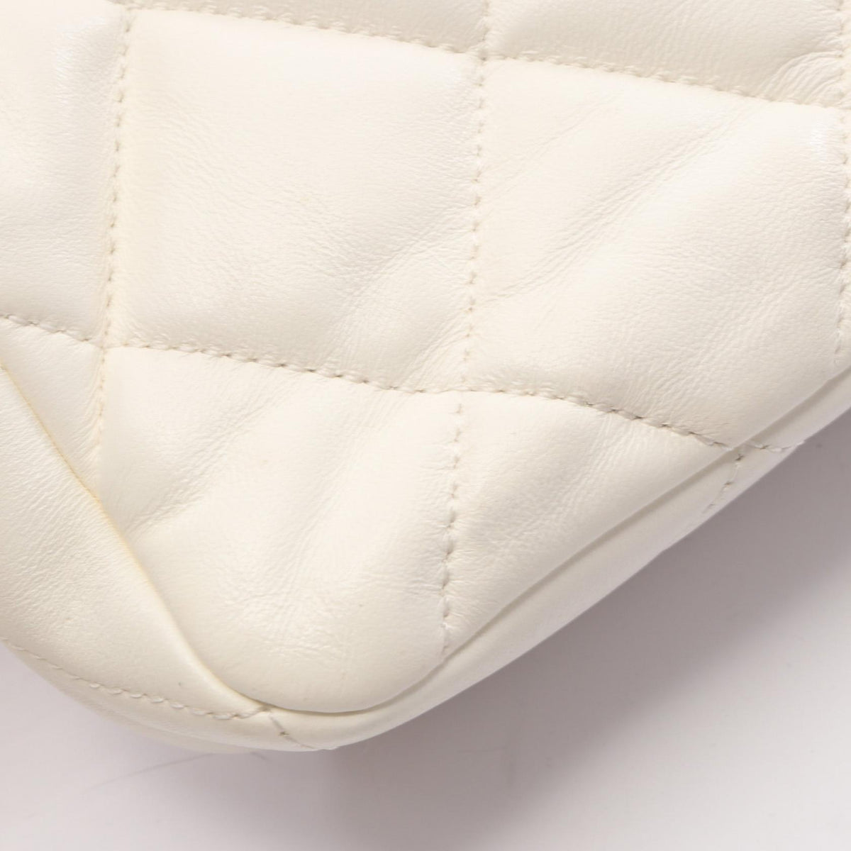 CHANEL Matelasse Heart Lock Bag White