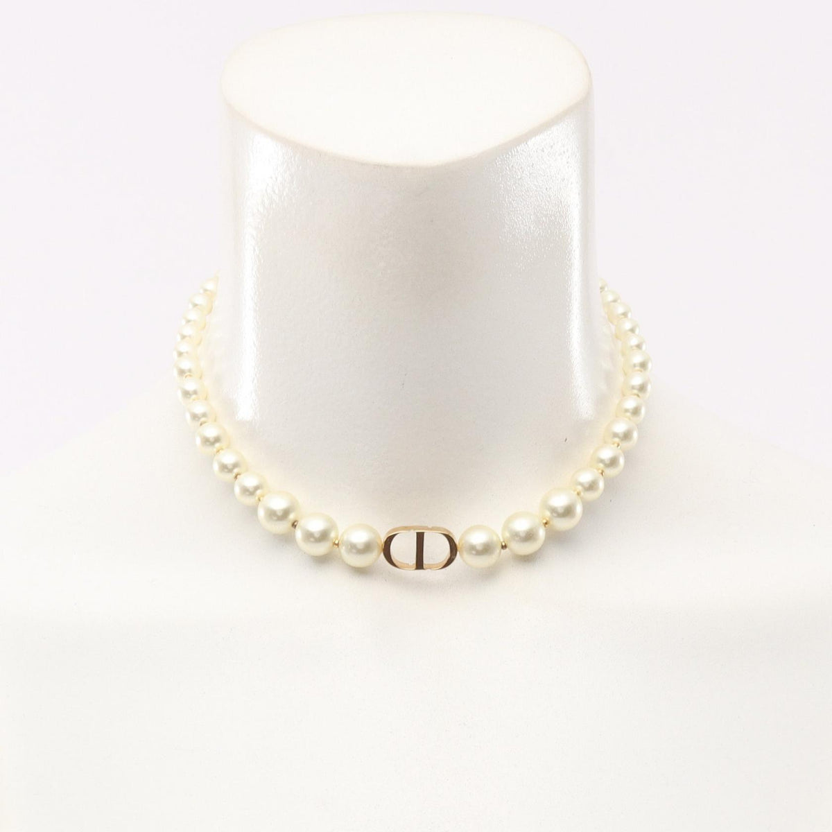 Dior 30 Montaigne Gold Pearl Necklace