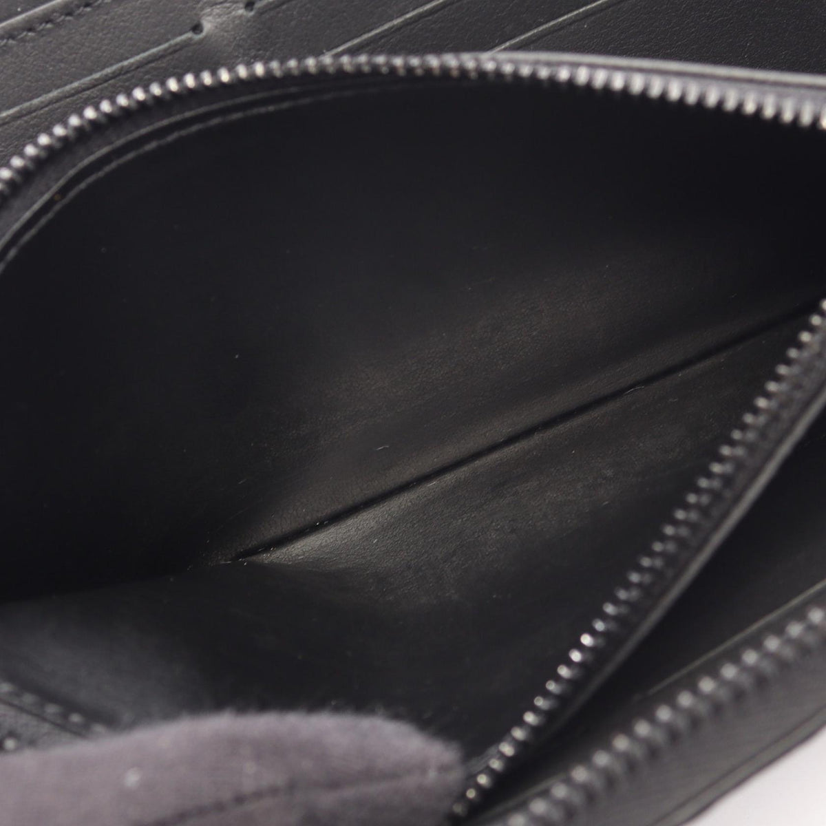 LOUIS VUITTON Zippy Wallet Horizontal Taillon Leather Black