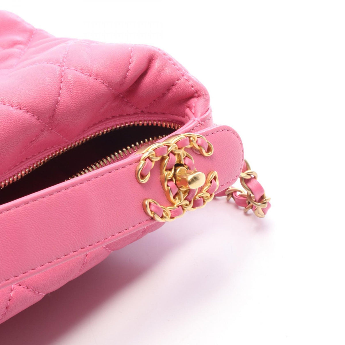 CHANEL 19 Matelassé Small Hobo Bag Pink