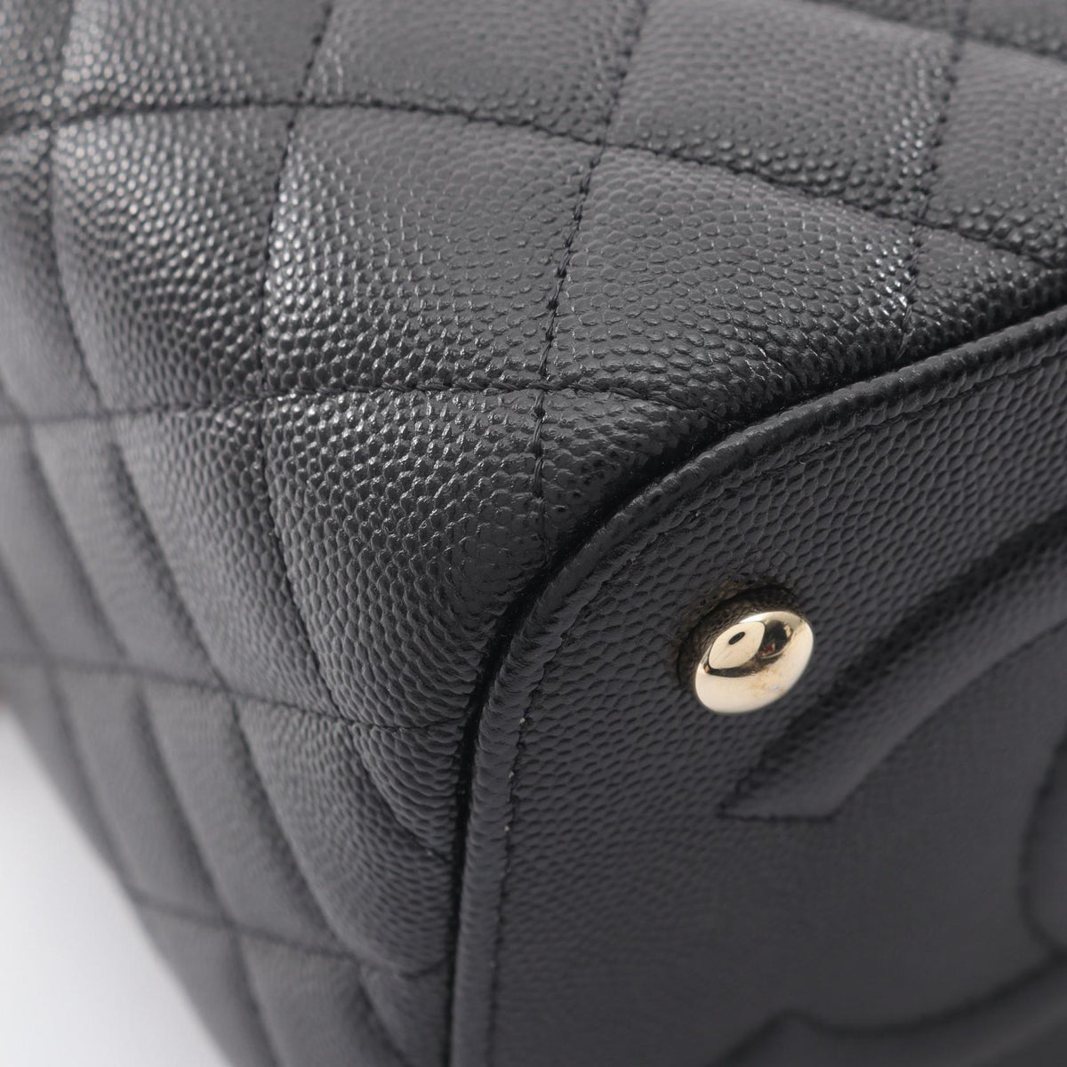 CHANEL Matelasse Caviar Skin Bag Black