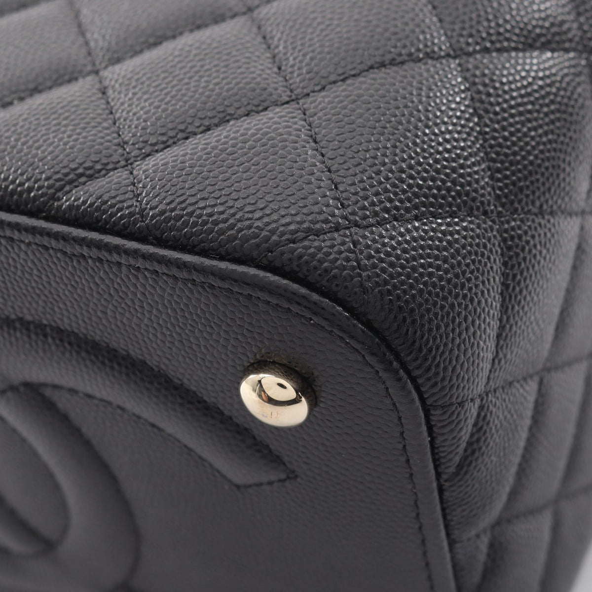 CHANEL Matelasse Caviar Skin Bag Black
